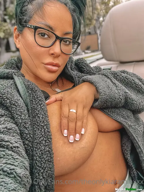 pornstar-Kiara-Mia-onlyfans-nude.webp