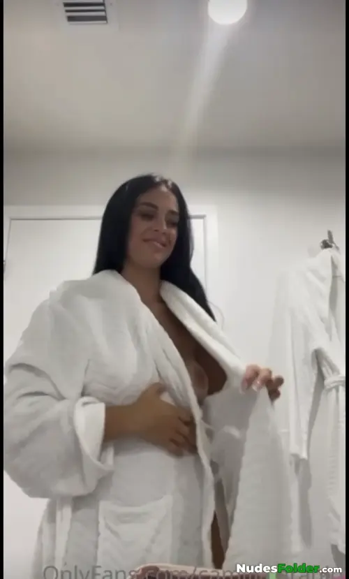 slut-Camilla-Araujo-leaked-pics.webp