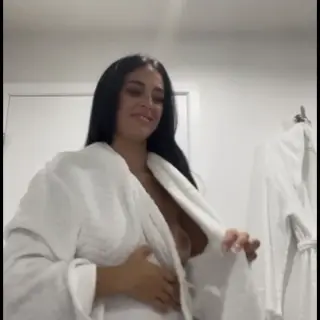 slut-Camilla-Araujo-leaked-pics